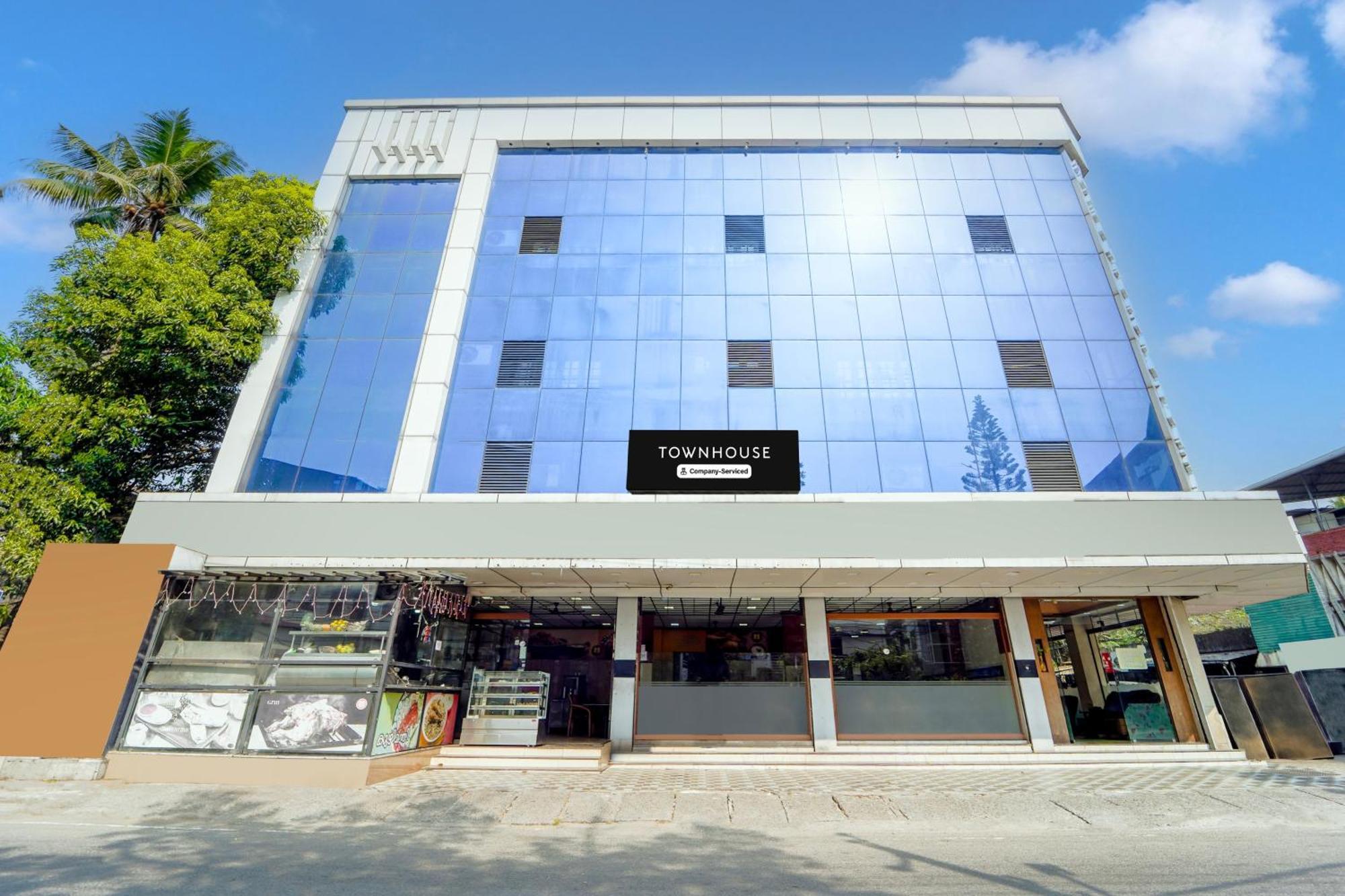 Super Townhouse City Center Ernakulam Kochi Eksteriør billede