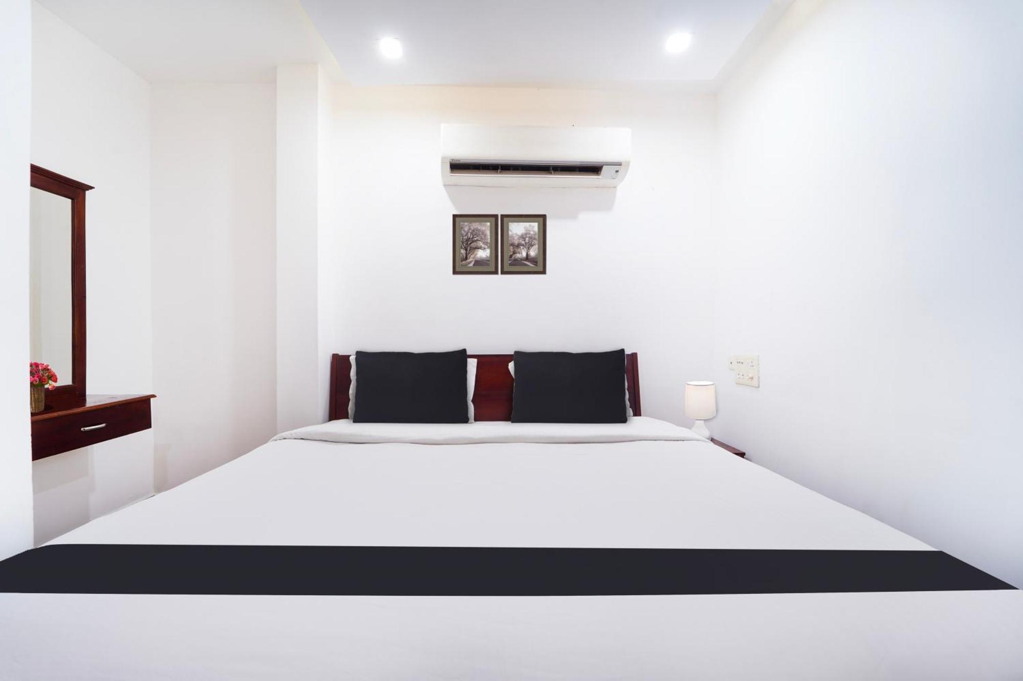 Super Townhouse City Center Ernakulam Kochi Eksteriør billede
