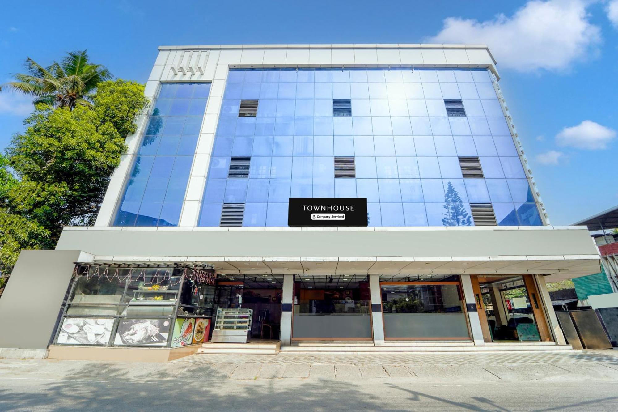 Super Townhouse City Center Ernakulam Kochi Eksteriør billede