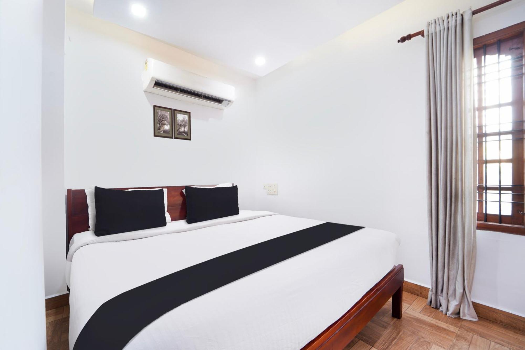 Super Townhouse City Center Ernakulam Kochi Eksteriør billede