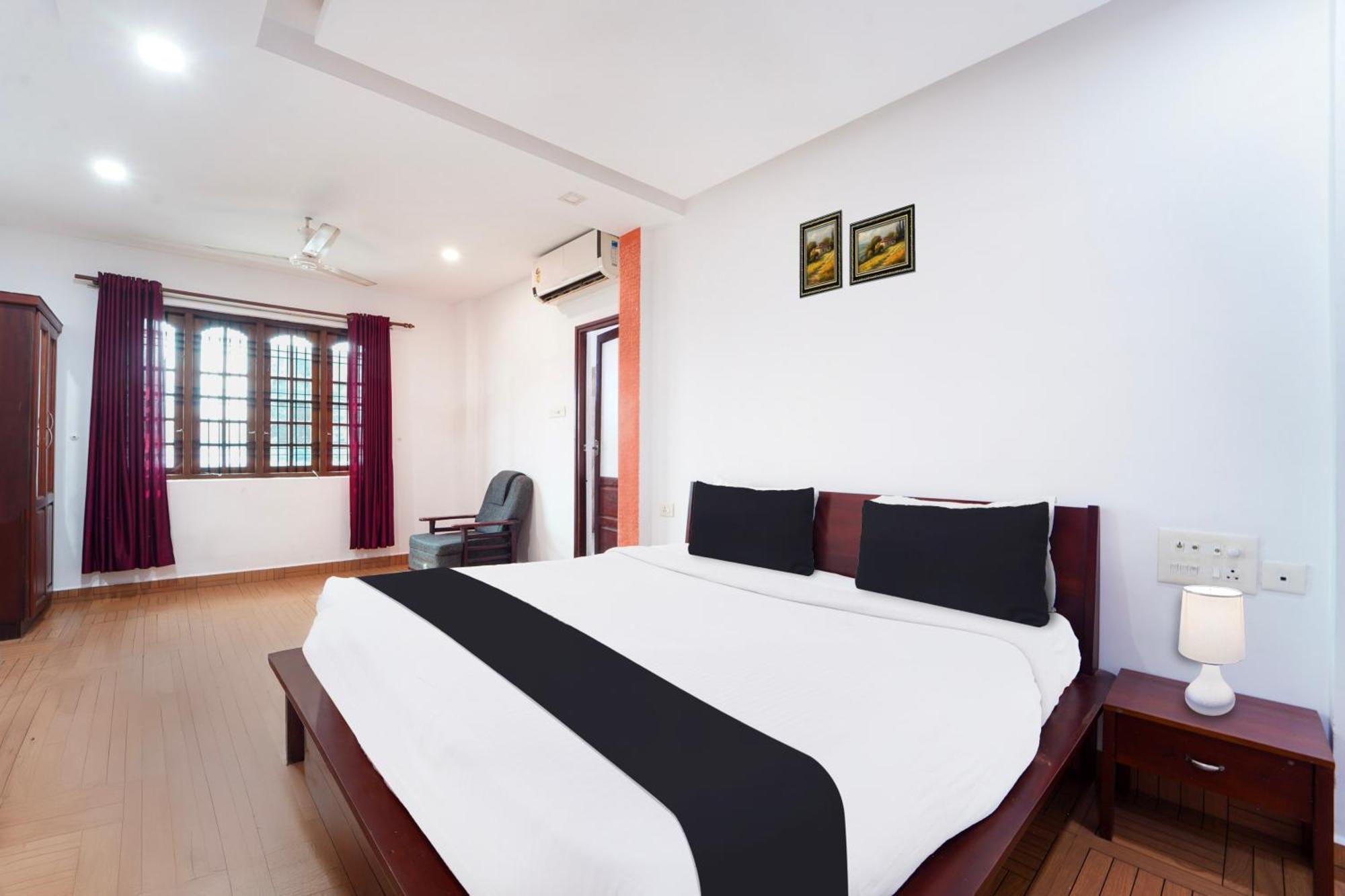 Super Townhouse City Center Ernakulam Kochi Eksteriør billede