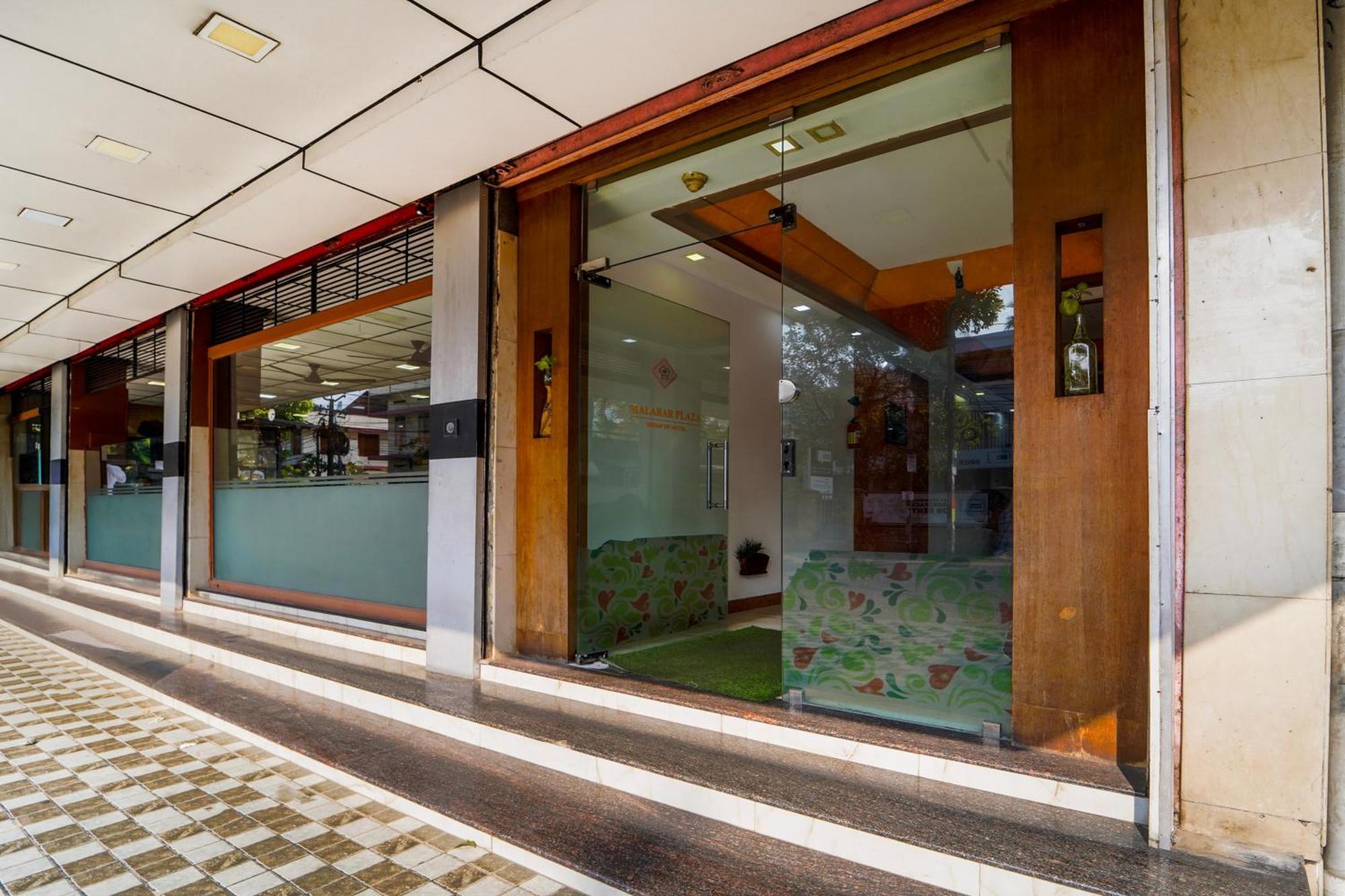 Super Townhouse City Center Ernakulam Kochi Eksteriør billede