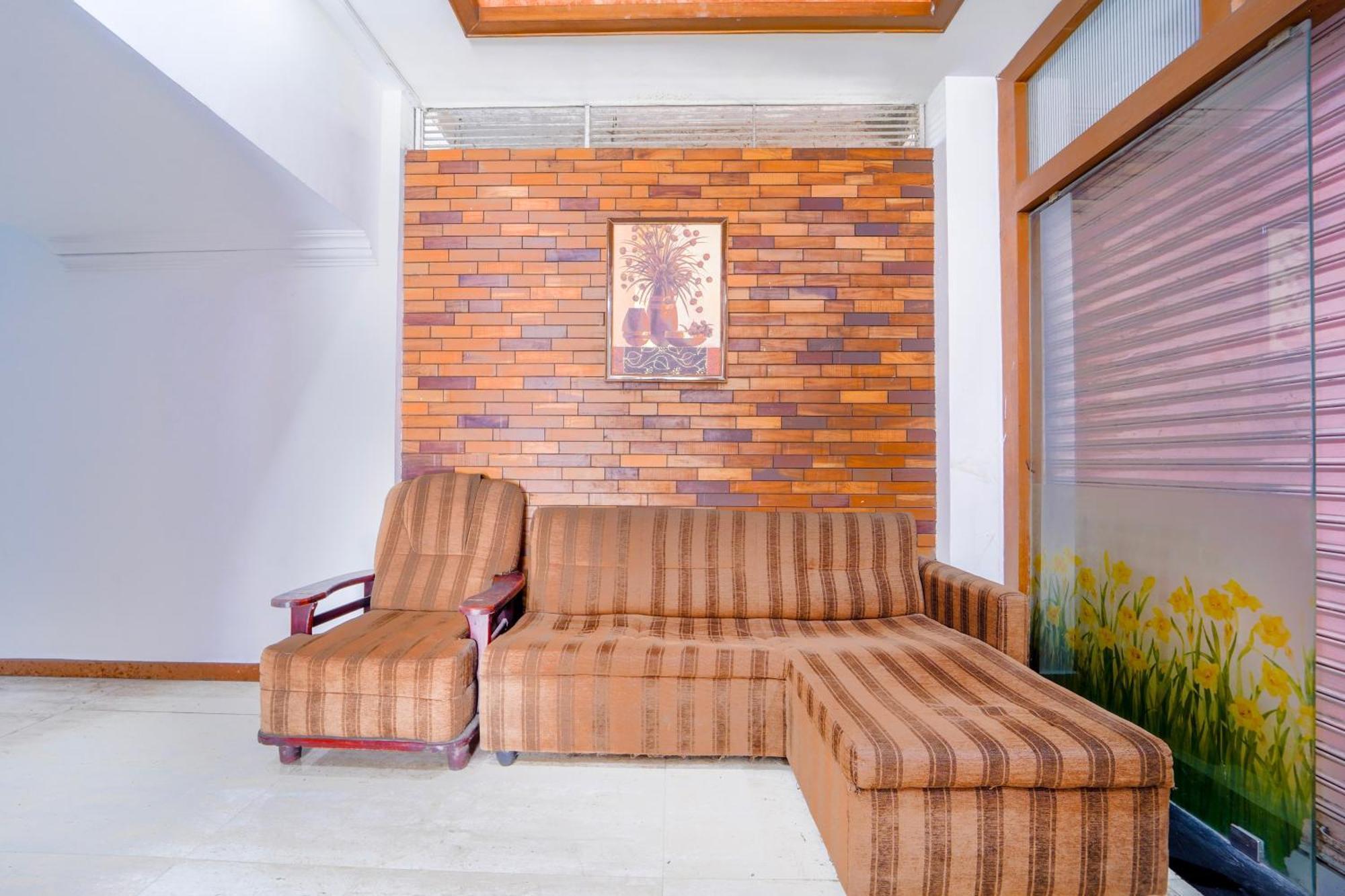 Super Townhouse City Center Ernakulam Kochi Eksteriør billede